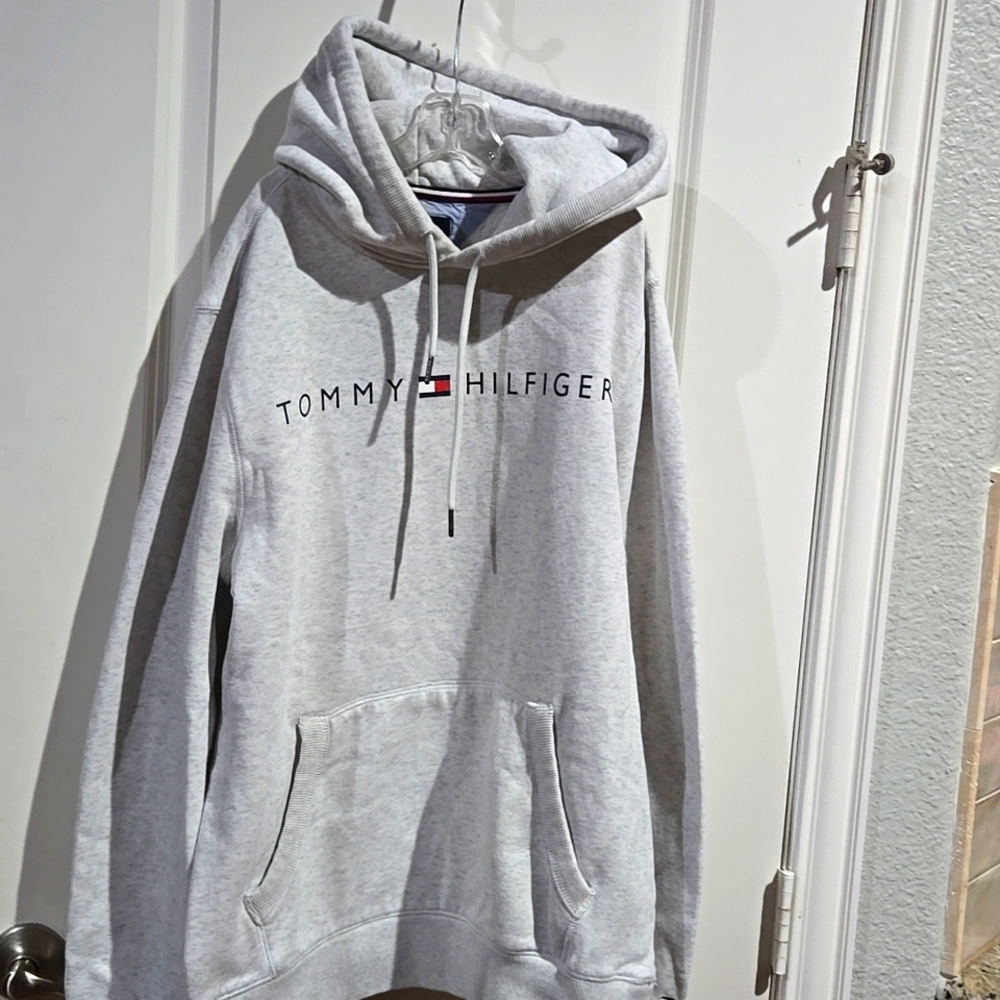 Light Heather grey hoodie fleece sweatshirt. size M